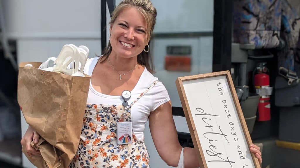 Ladies Charter Bus Thrifting Trip