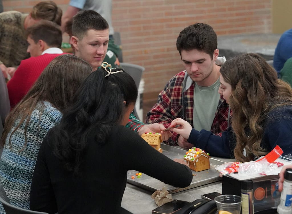 Students-making-gingerbread-house