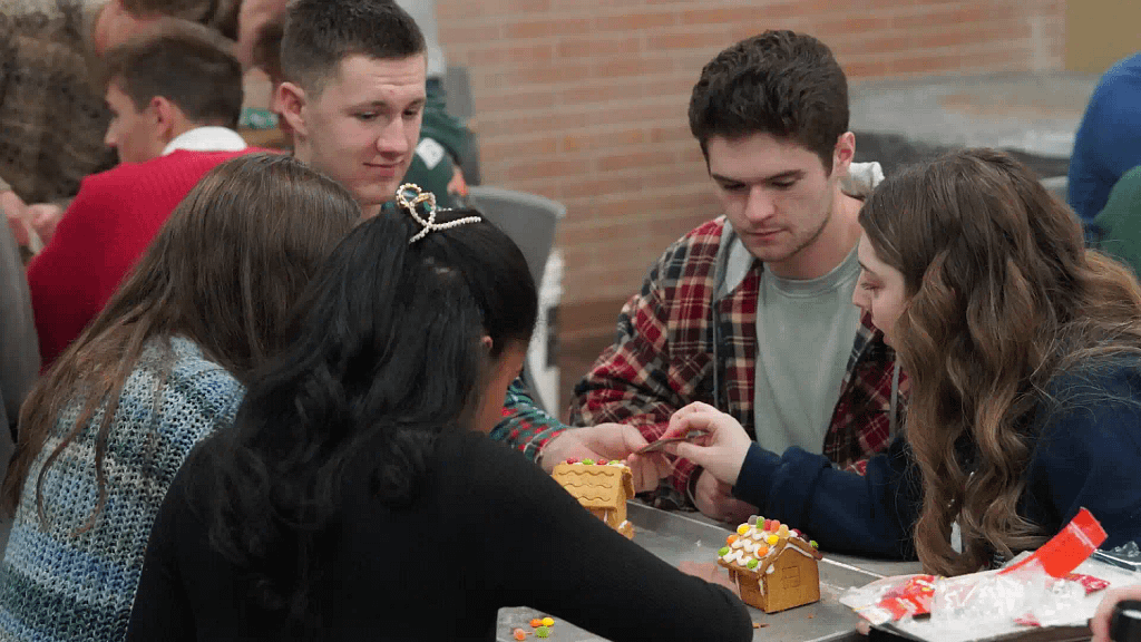 Students-making-gingerbread-house