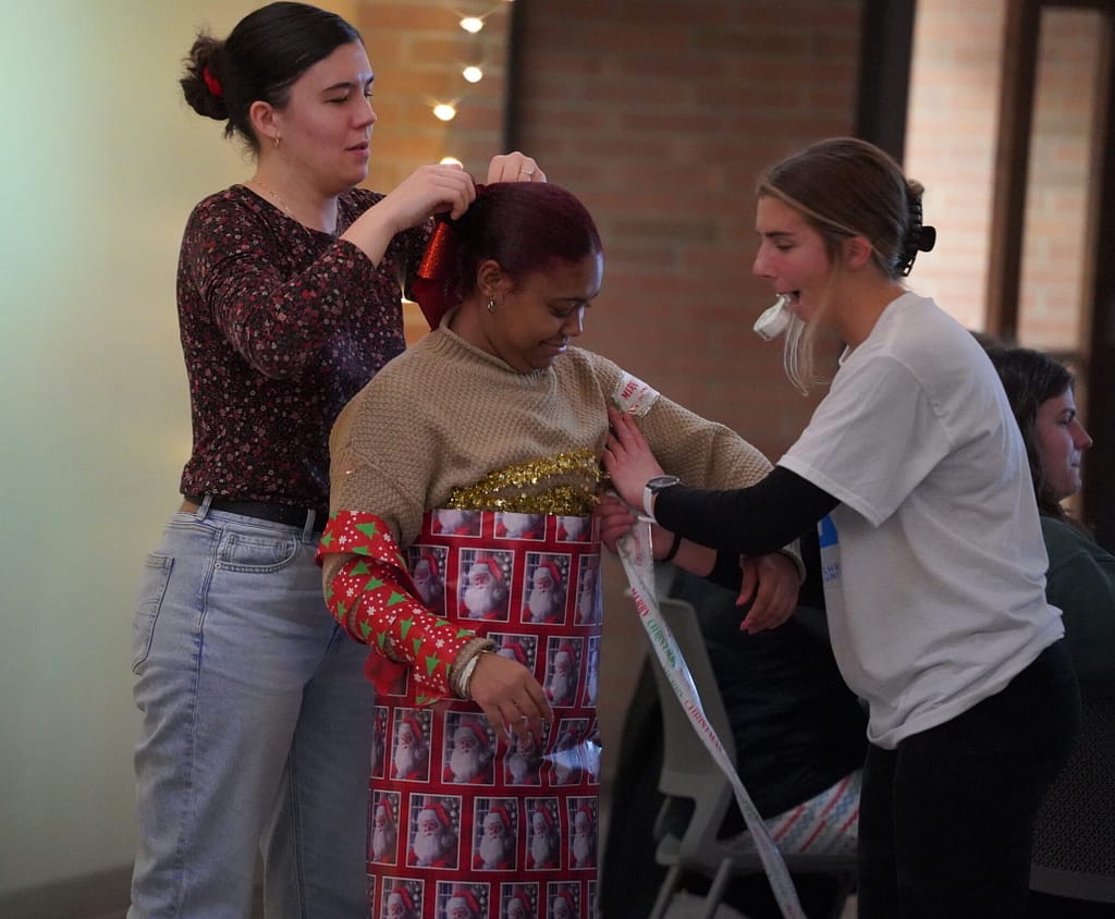 Student-Gift-Wrapping