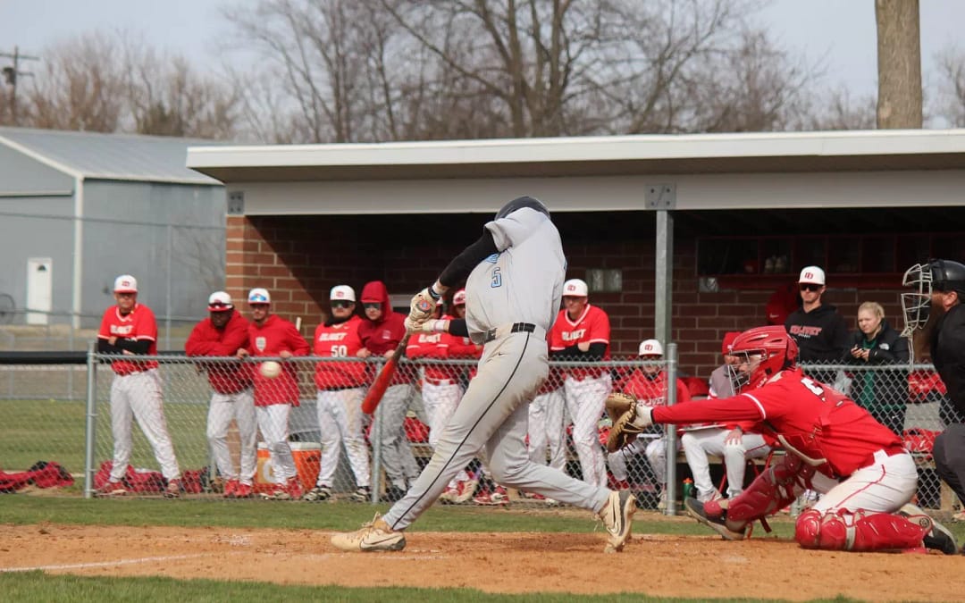 Grace Baseball sobrevive a Olivet