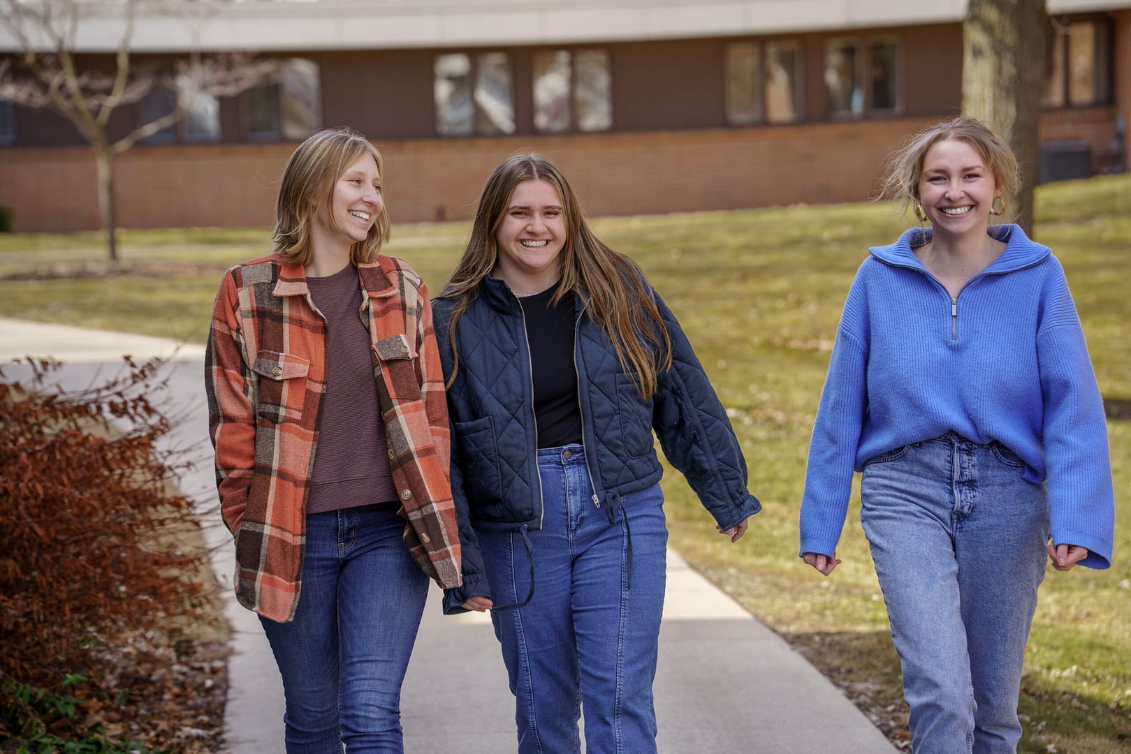 Students-Walking-Through-Campus
