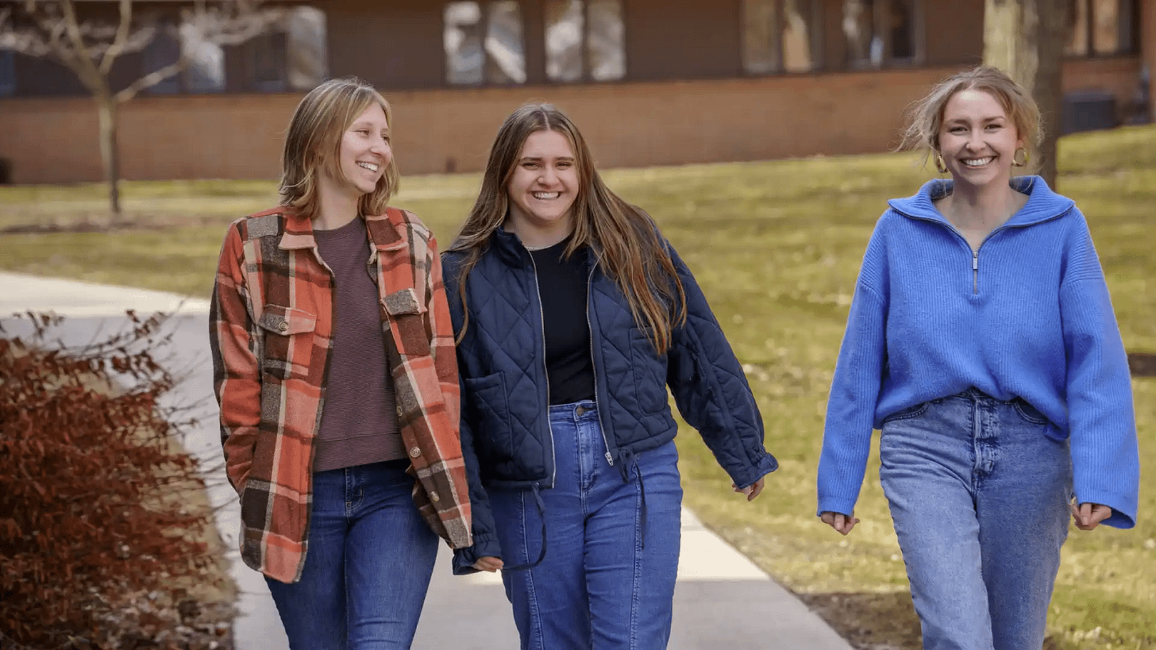 Students-Walking-Through-Campus
