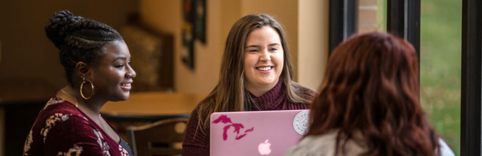 OnlineFinancialAidWebLinks Online Financial Aid Web Links Background Image