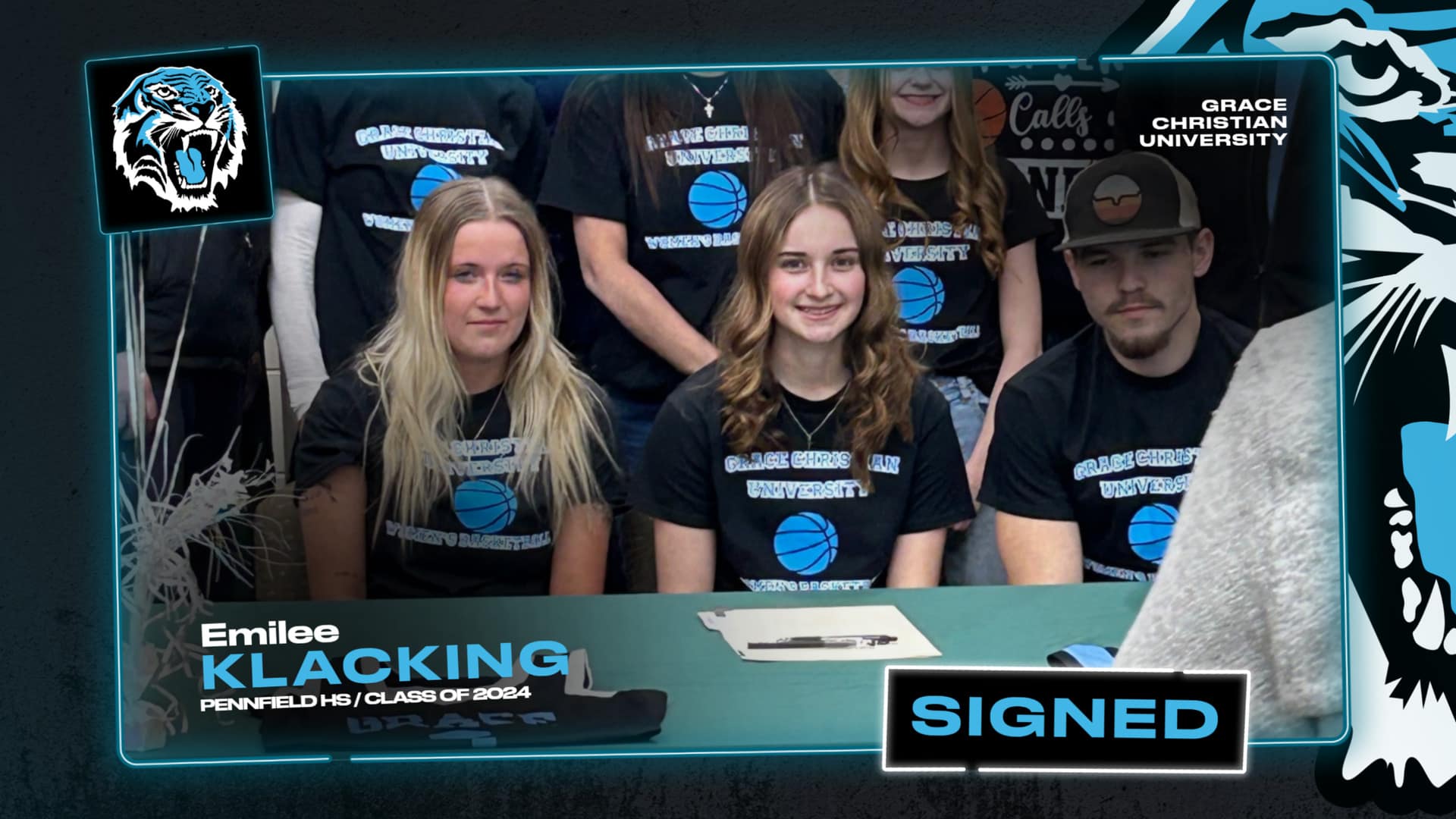 Pennfields-Klacking-Signs-With-The-Tigers Pennfield's Klacking Signs With The Tigers